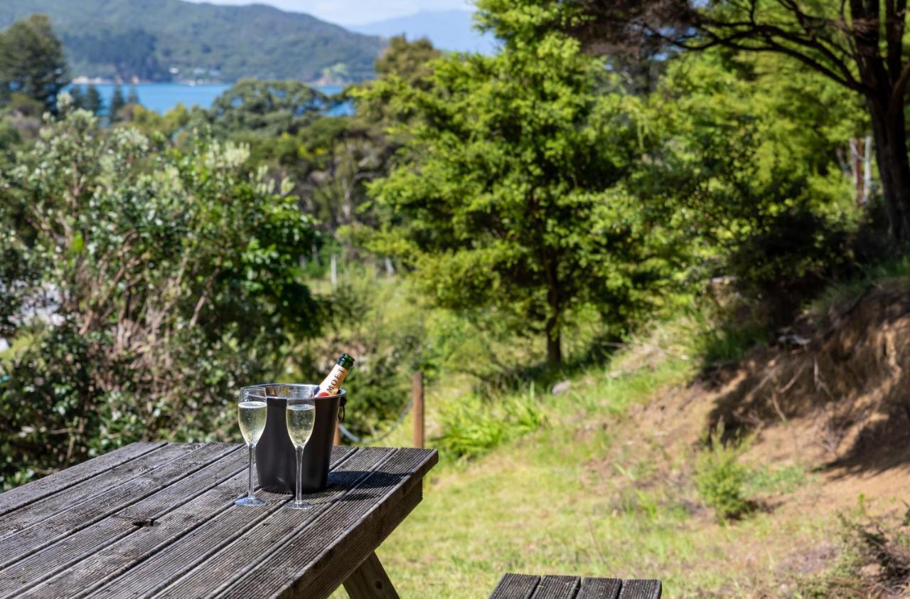 Aotea Lodge Great Barrier Tryphena Екстериор снимка