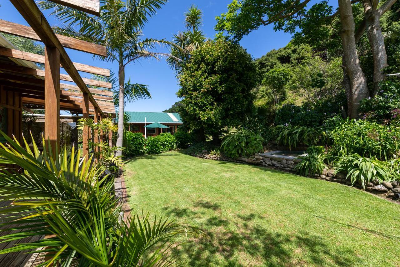 Aotea Lodge Great Barrier Tryphena Екстериор снимка