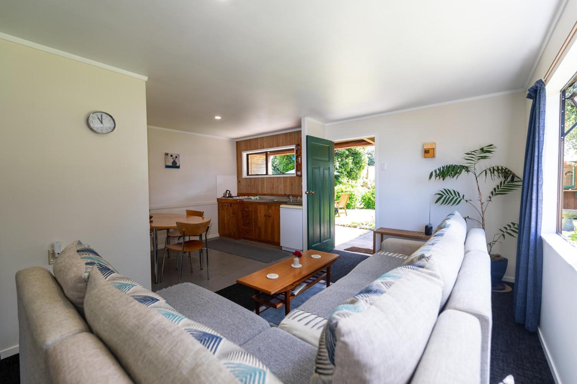 Aotea Lodge Great Barrier Tryphena Стая снимка